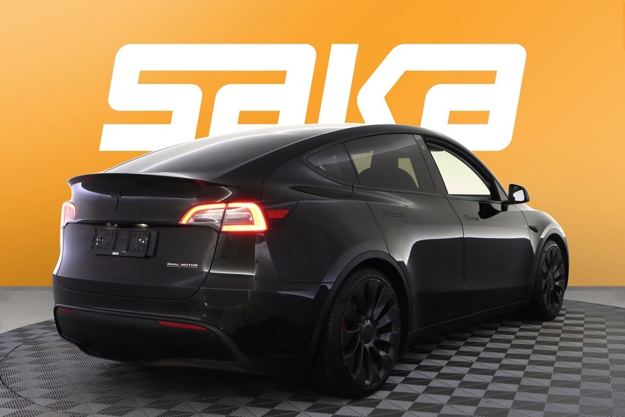 Tesla Model Y vaihtoauto