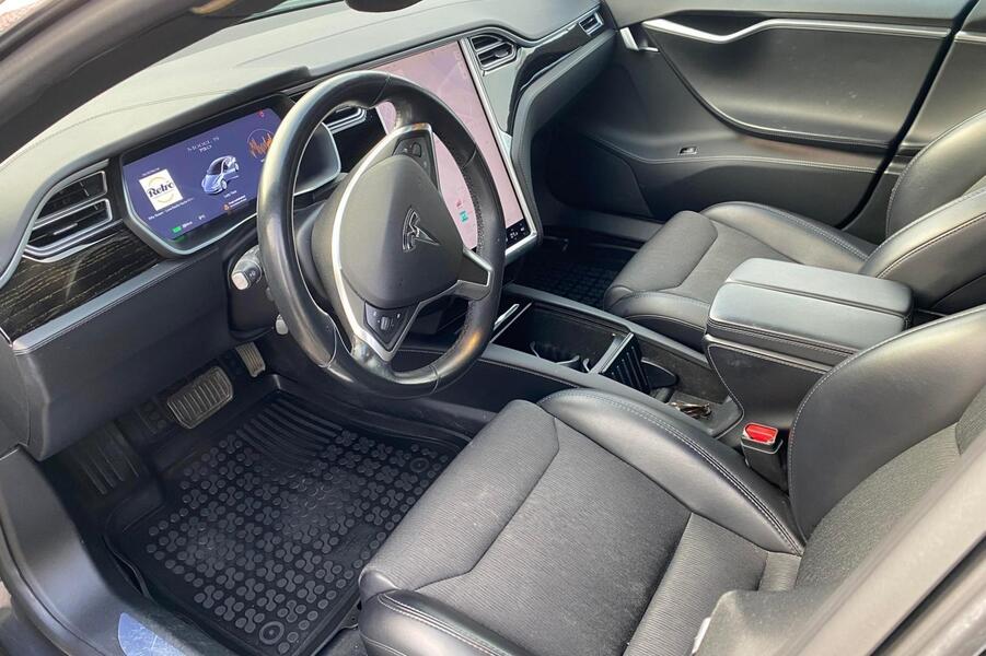 Tesla Model S vaihtoauto