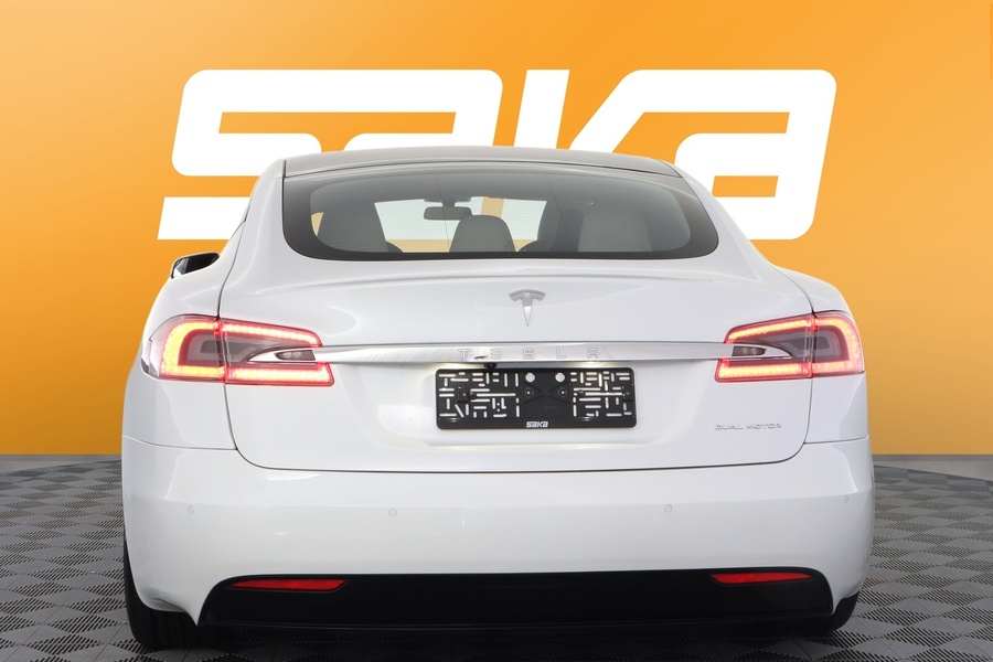 Tesla Model S vaihtoauto