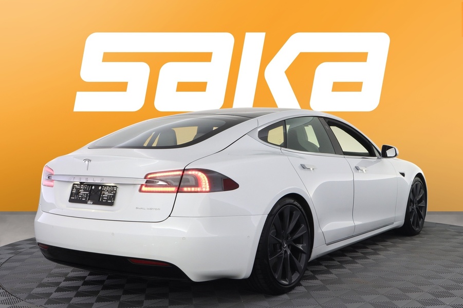 Tesla Model S vaihtoauto