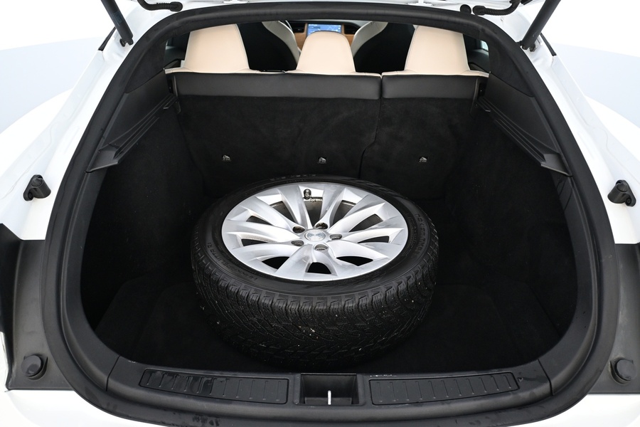 Tesla Model S vaihtoauto