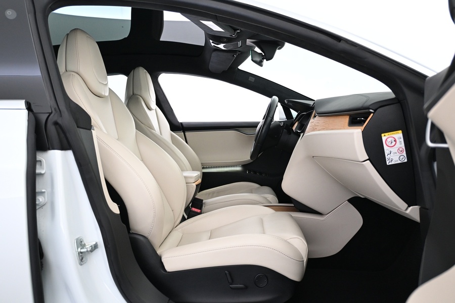 Tesla Model S vaihtoauto