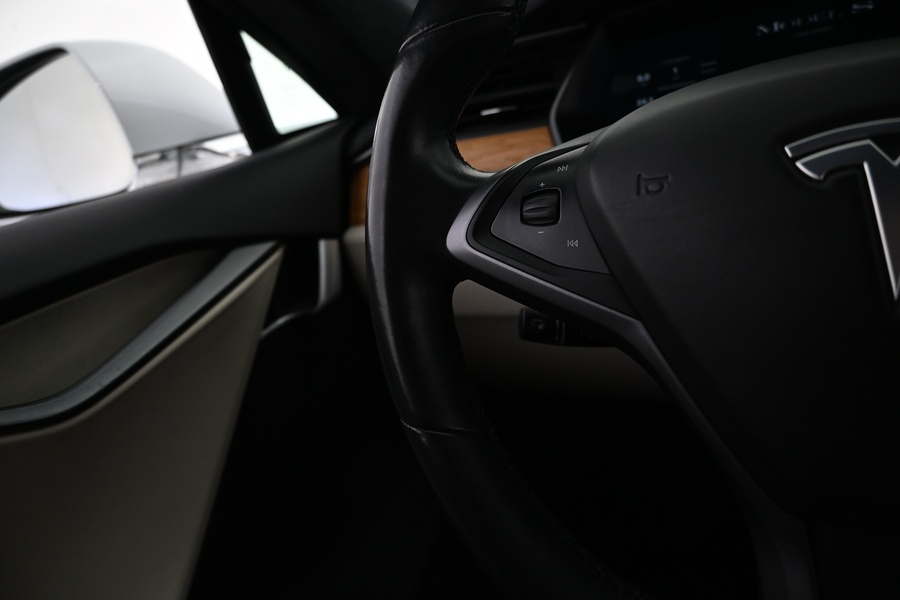 Tesla Model S vaihtoauto