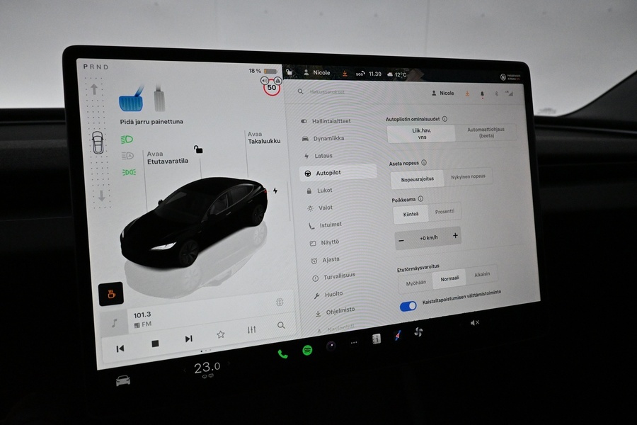 Tesla Model 3 vaihtoauto