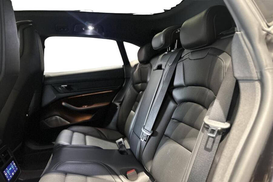 Porsche Taycan vaihtoauto