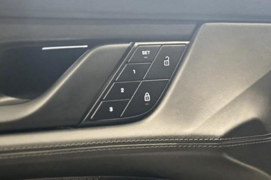 Porsche Taycan vaihtoauto