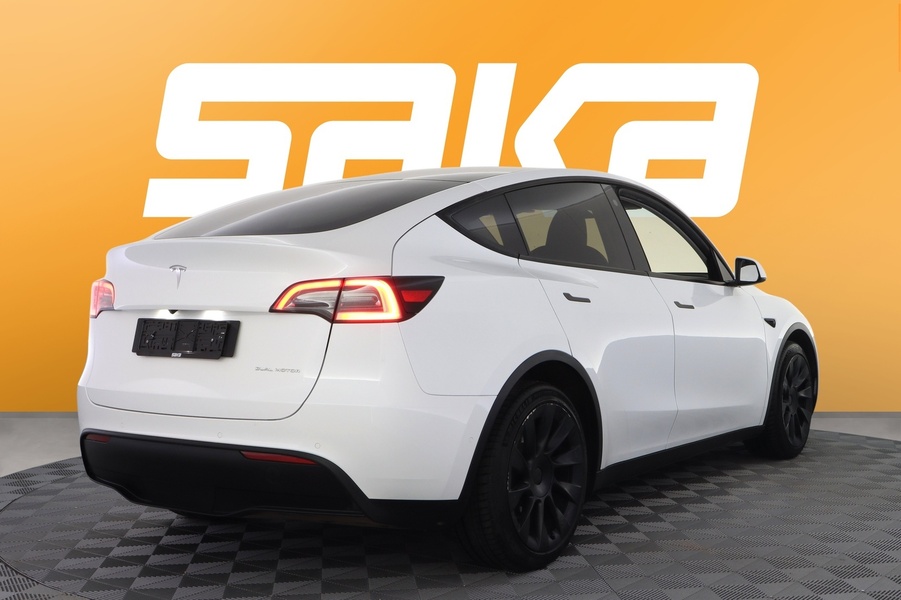 Tesla Model Y vaihtoauto