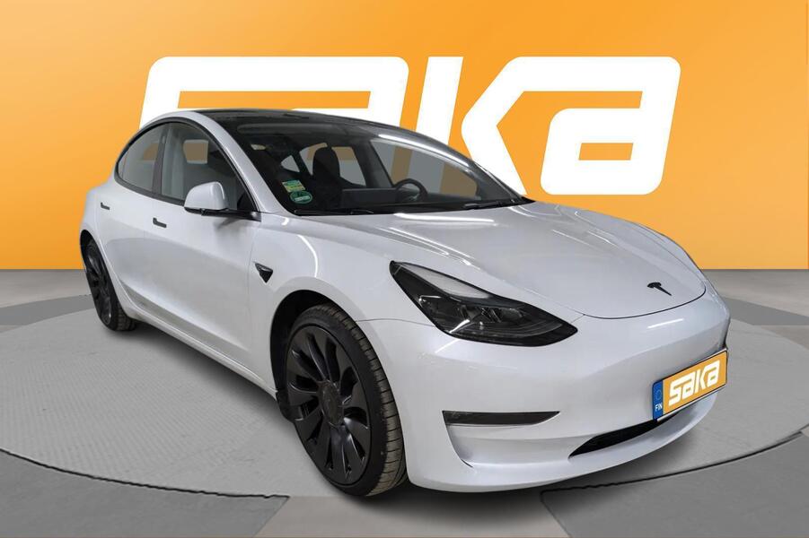 Tesla Model 3 vaihtoauto
