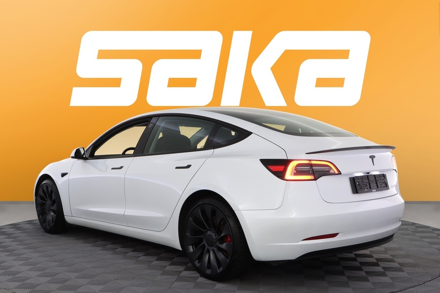 Tesla Model 3 vaihtoauto