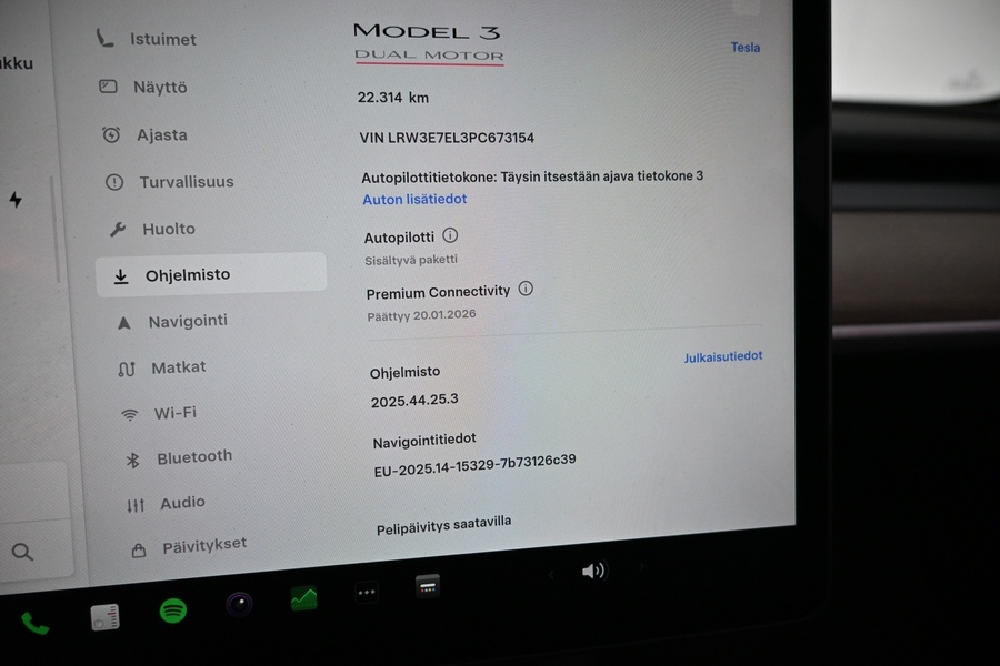 Tesla Model 3 vaihtoauto