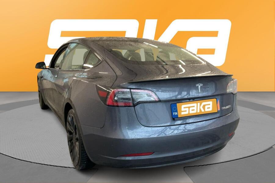 Tesla Model 3 vaihtoauto