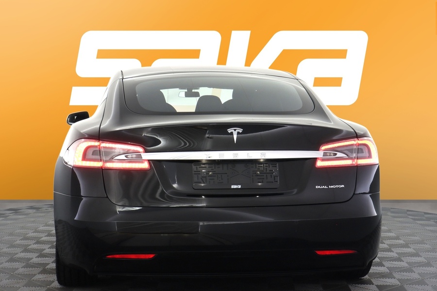 Tesla Model S vaihtoauto