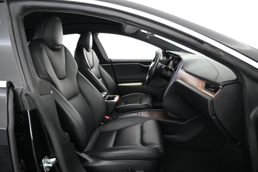 Tesla Model S vaihtoauto