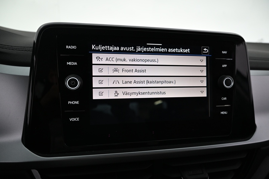 Volkswagen T-Roc vaihtoauto