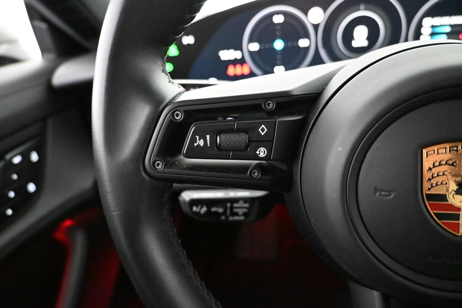 Porsche Taycan vaihtoauto