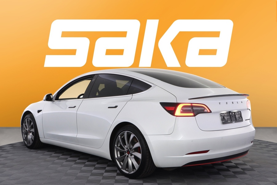 Tesla Model 3 vaihtoauto