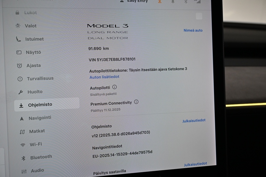 Tesla Model 3 vaihtoauto