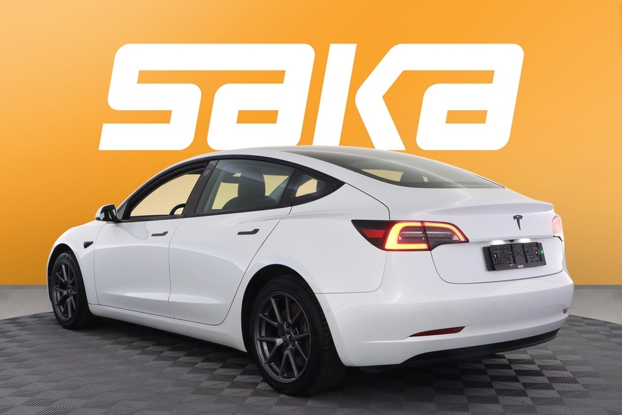 Tesla Model 3 vaihtoauto