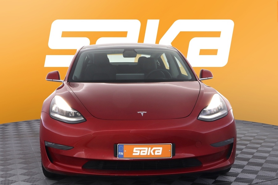 Tesla Model 3 vaihtoauto