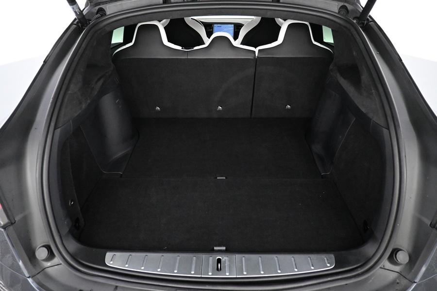 Tesla Model X vaihtoauto