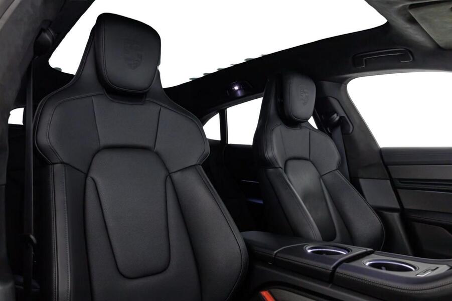 Porsche Taycan vaihtoauto