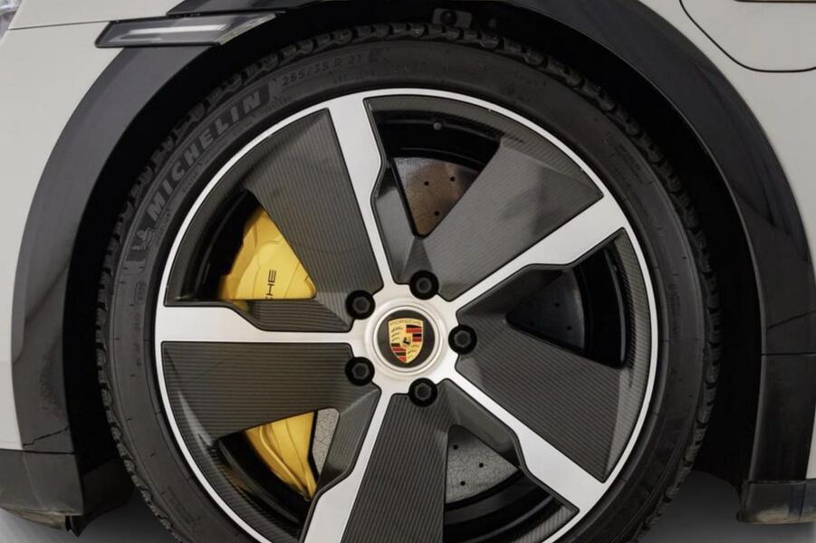 Porsche Taycan vaihtoauto