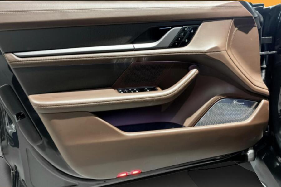 Porsche Taycan vaihtoauto