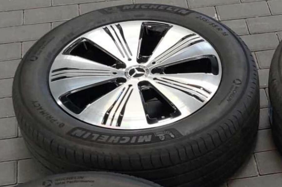 Mercedes-Benz EQB vaihtoauto