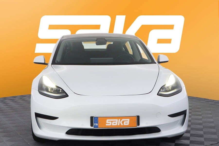 Tesla Model 3 vaihtoauto