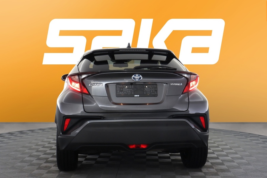 Toyota C-HR vaihtoauto