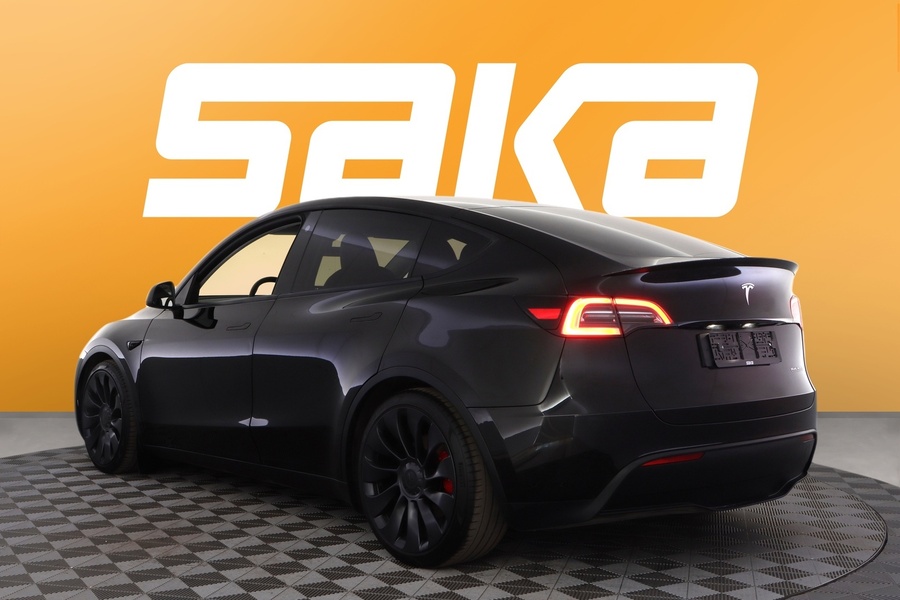 Tesla Model Y vaihtoauto