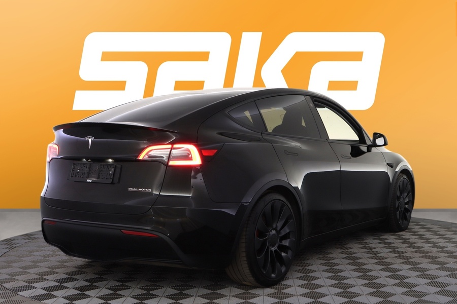 Tesla Model Y vaihtoauto