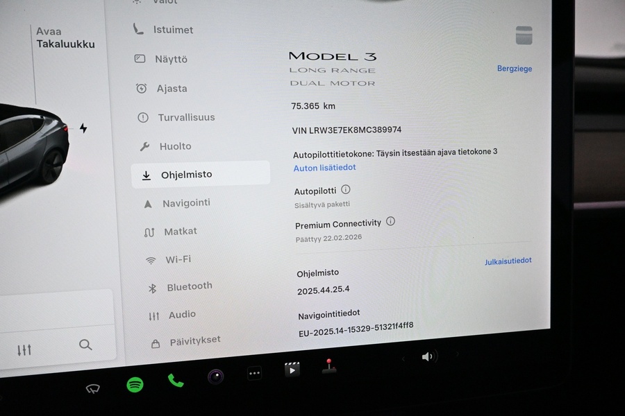 Tesla Model 3 vaihtoauto
