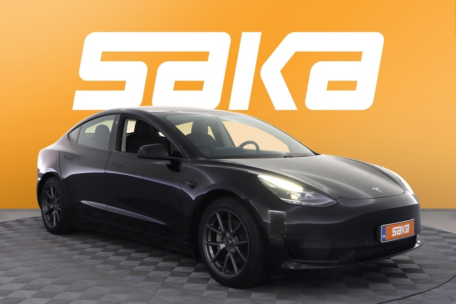 Tesla Model 3 vaihtoauto