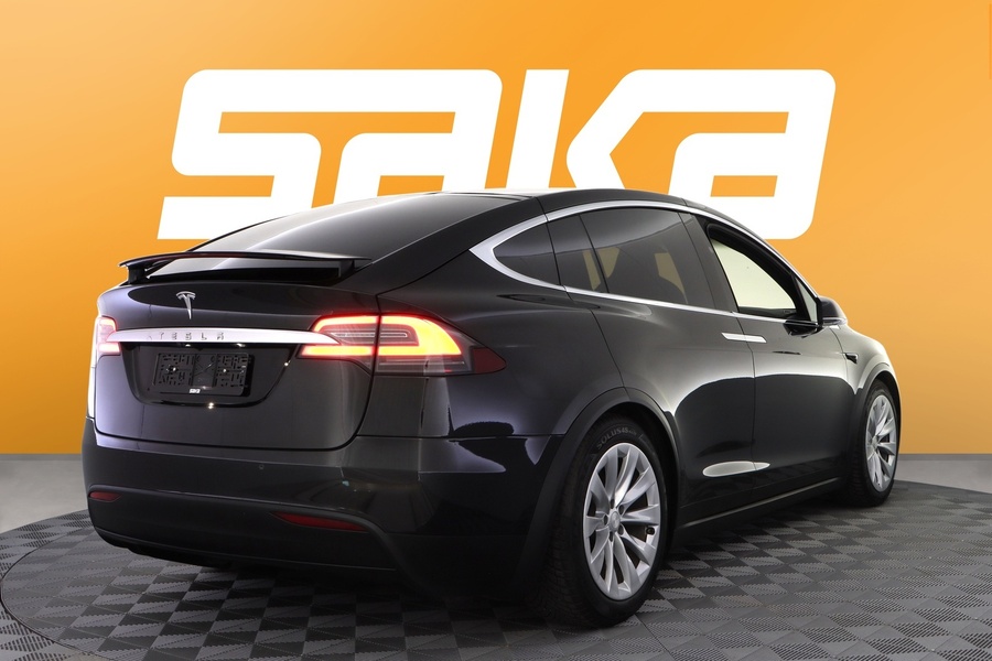 Tesla Model X vaihtoauto