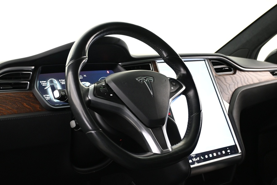 Tesla Model X vaihtoauto