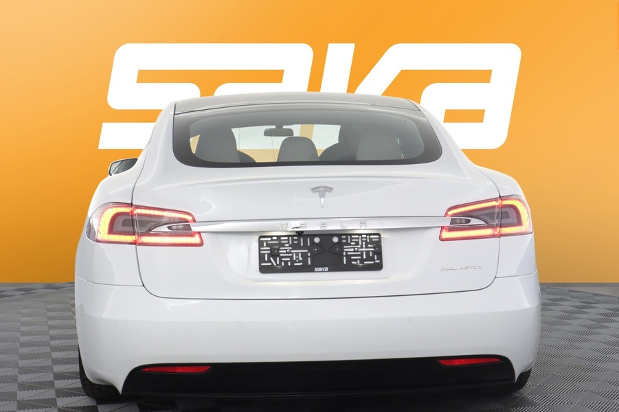Tesla Model S vaihtoauto