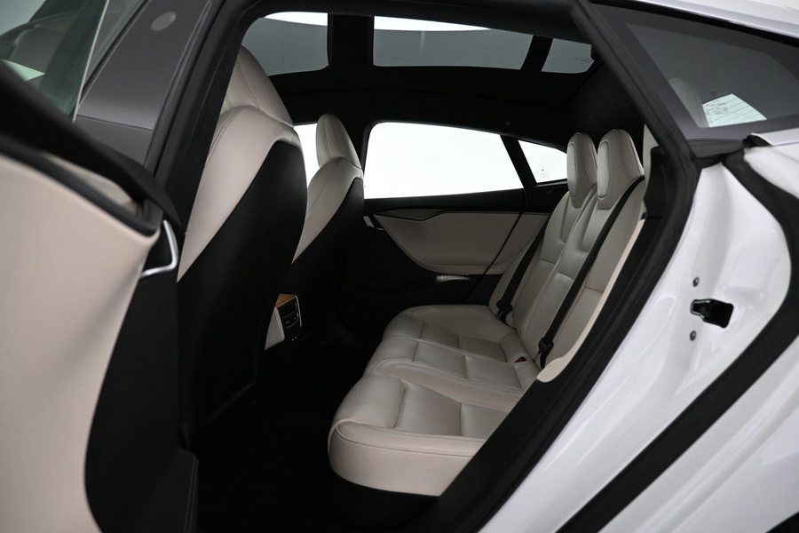 Tesla Model S vaihtoauto