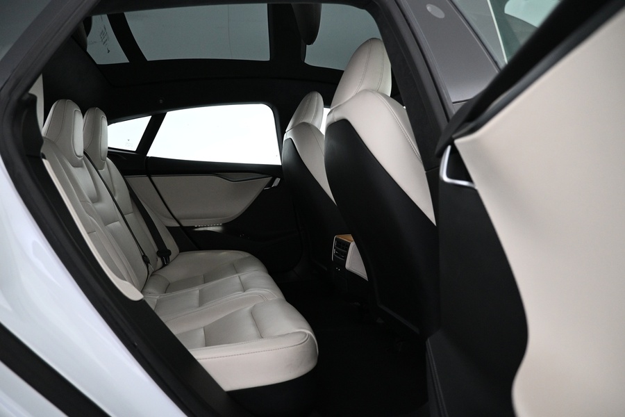 Tesla Model S vaihtoauto