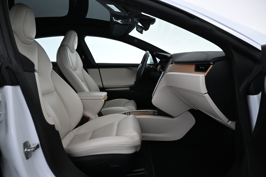 Tesla Model S vaihtoauto