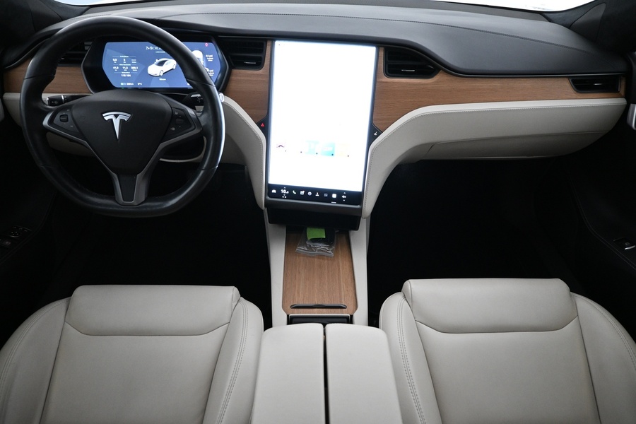 Tesla Model S vaihtoauto