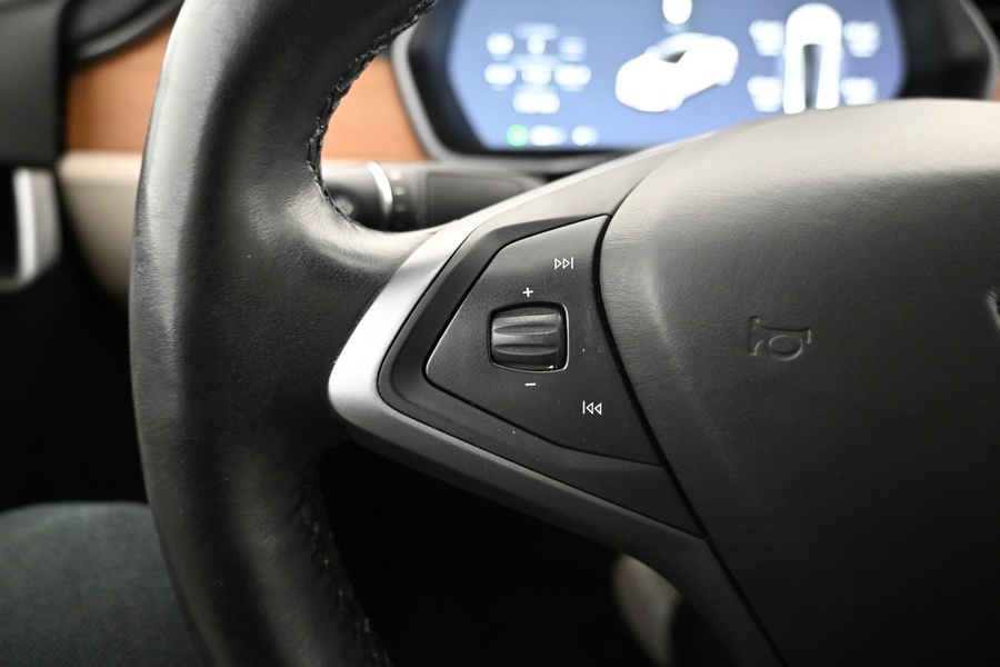 Tesla Model S vaihtoauto