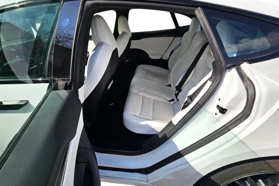 Tesla Model S vaihtoauto