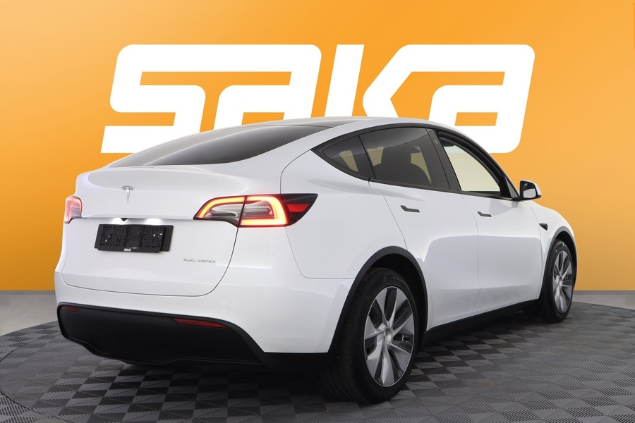 Tesla Model Y vaihtoauto