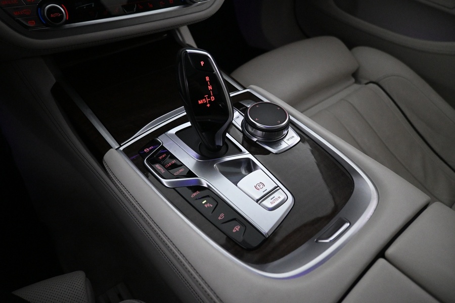 BMW 740 vaihtoauto
