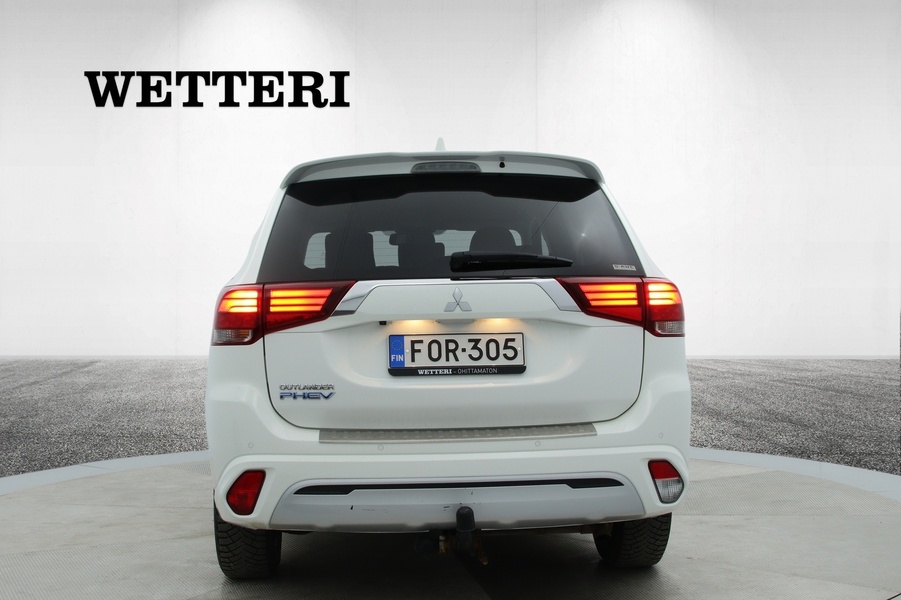 Mitsubishi Outlander PHEV vaihtoauto