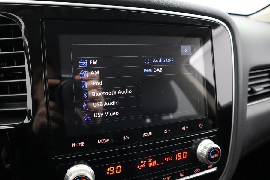 Mitsubishi Outlander PHEV vaihtoauto