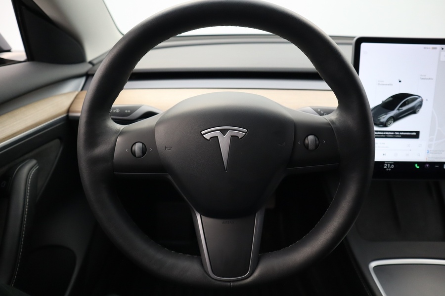 Tesla Model 3 vaihtoauto