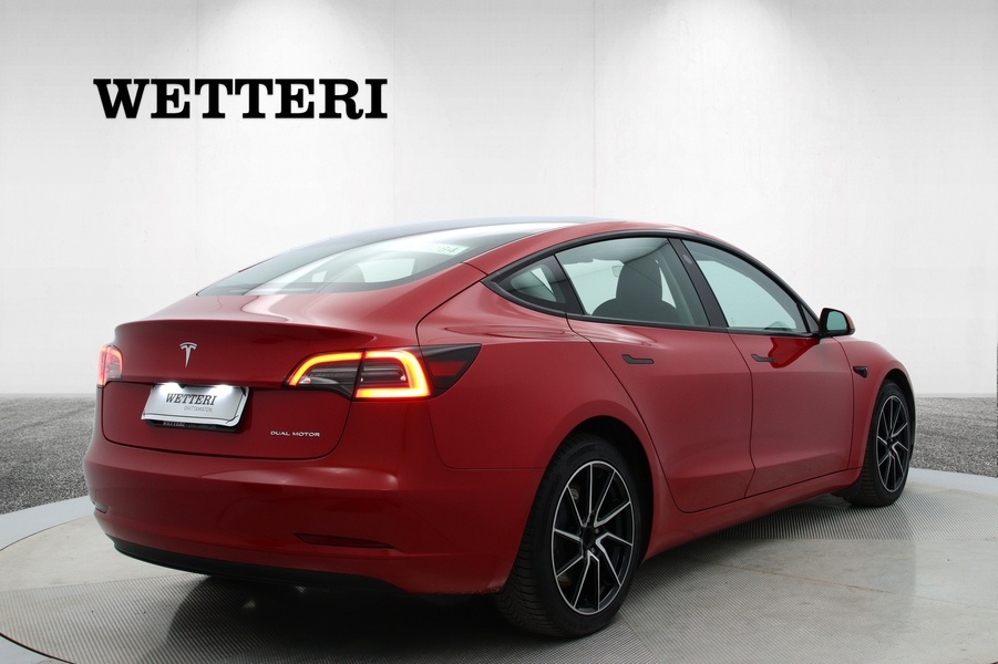 Tesla Model 3 vaihtoauto