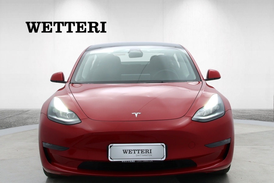 Tesla Model 3 vaihtoauto